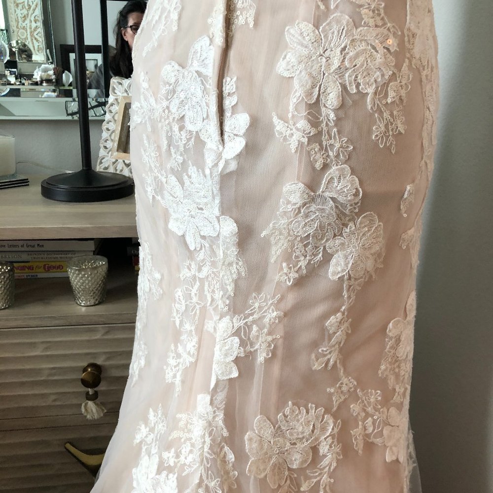 Melissa Sweet lace plunge wedding dress Sz 8 +  belt & veil - Picture 12 of 16